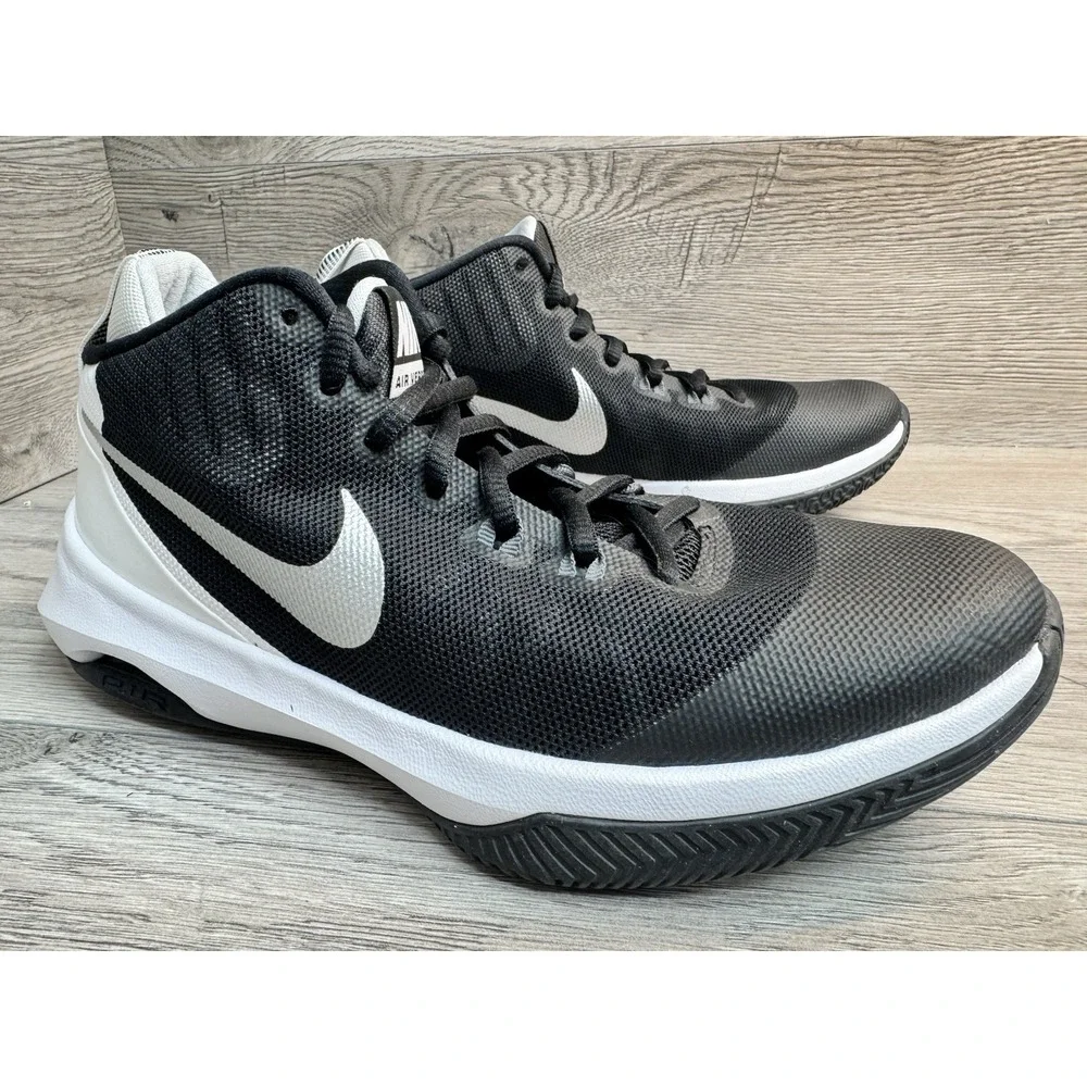 Nike Air Versatile Basketball Running Shoes Sneakers Athletic Women's 7 Black
